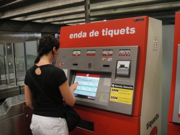 Buying a metro ticket in Barcelona